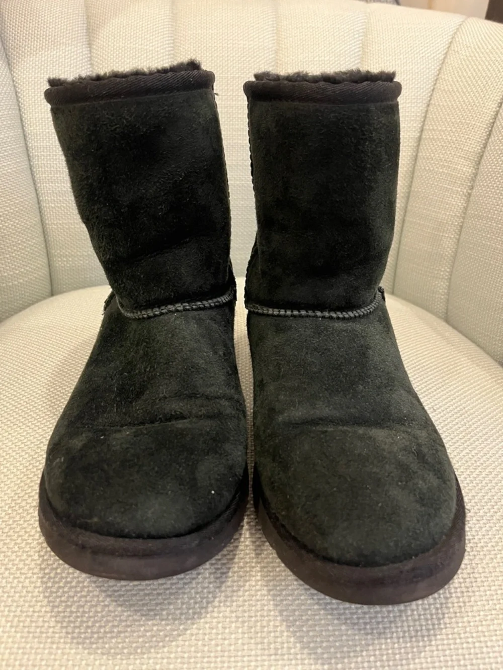 Ugg Women's Black Suede Cozy Winter Boots - Picture 5 of 5